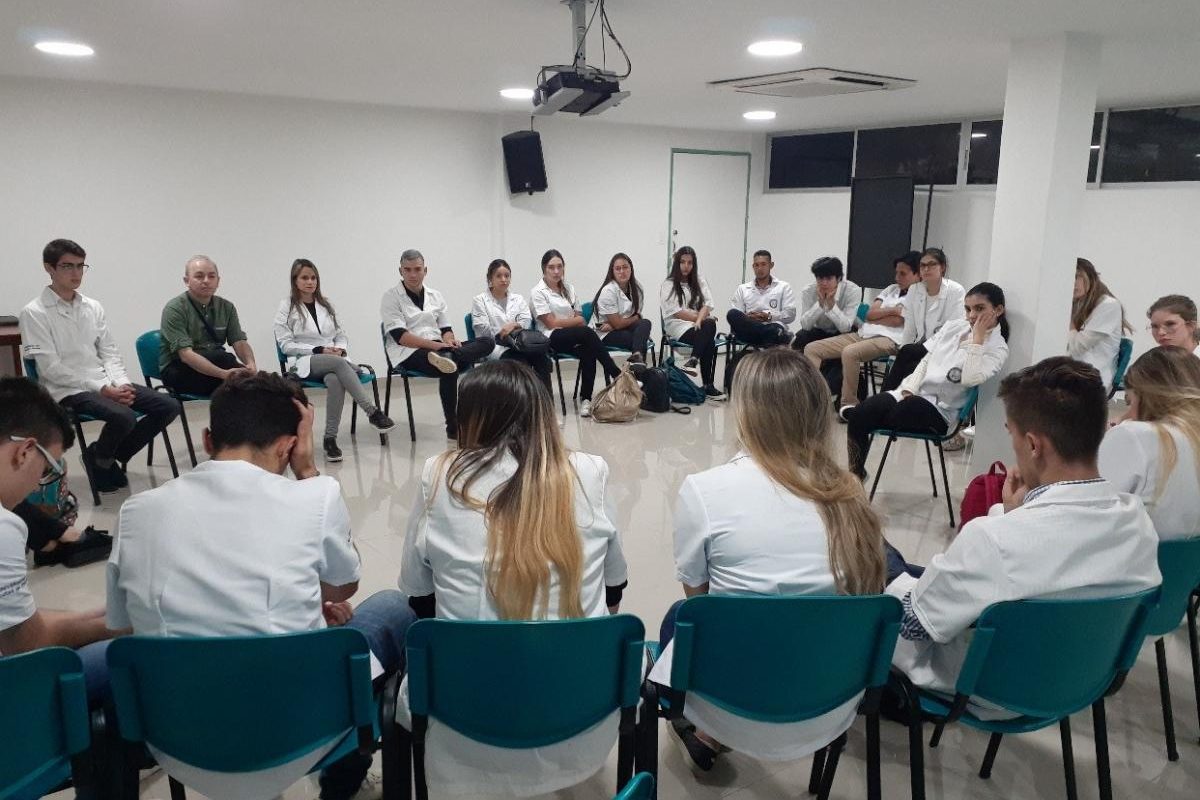 Estudiantes de psicología del CES realizan visita académica al HOMO